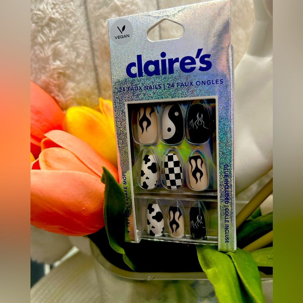 Claire's Monochrome Nail Art Set